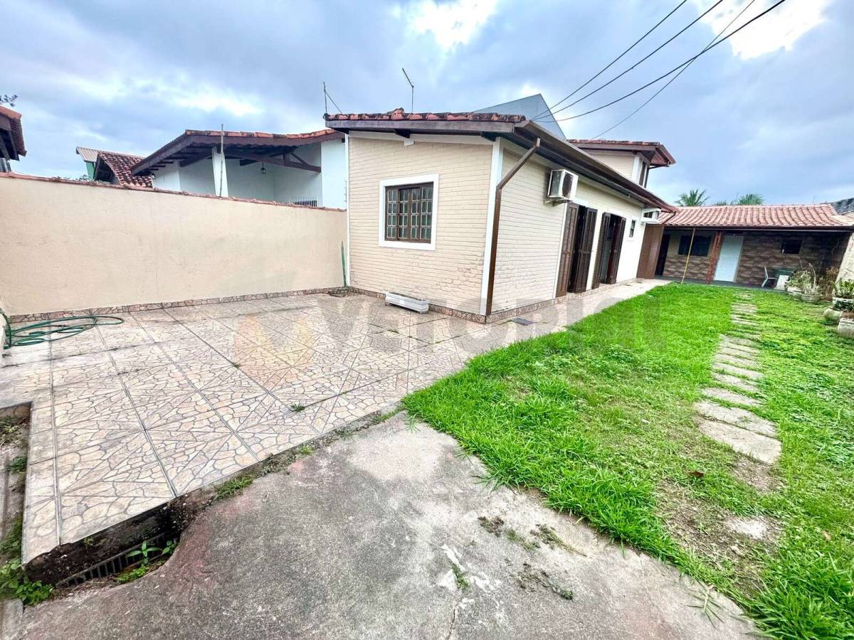 Casa Residencial / Praia das Palmeiras - Imóvel no Litoral Caragua